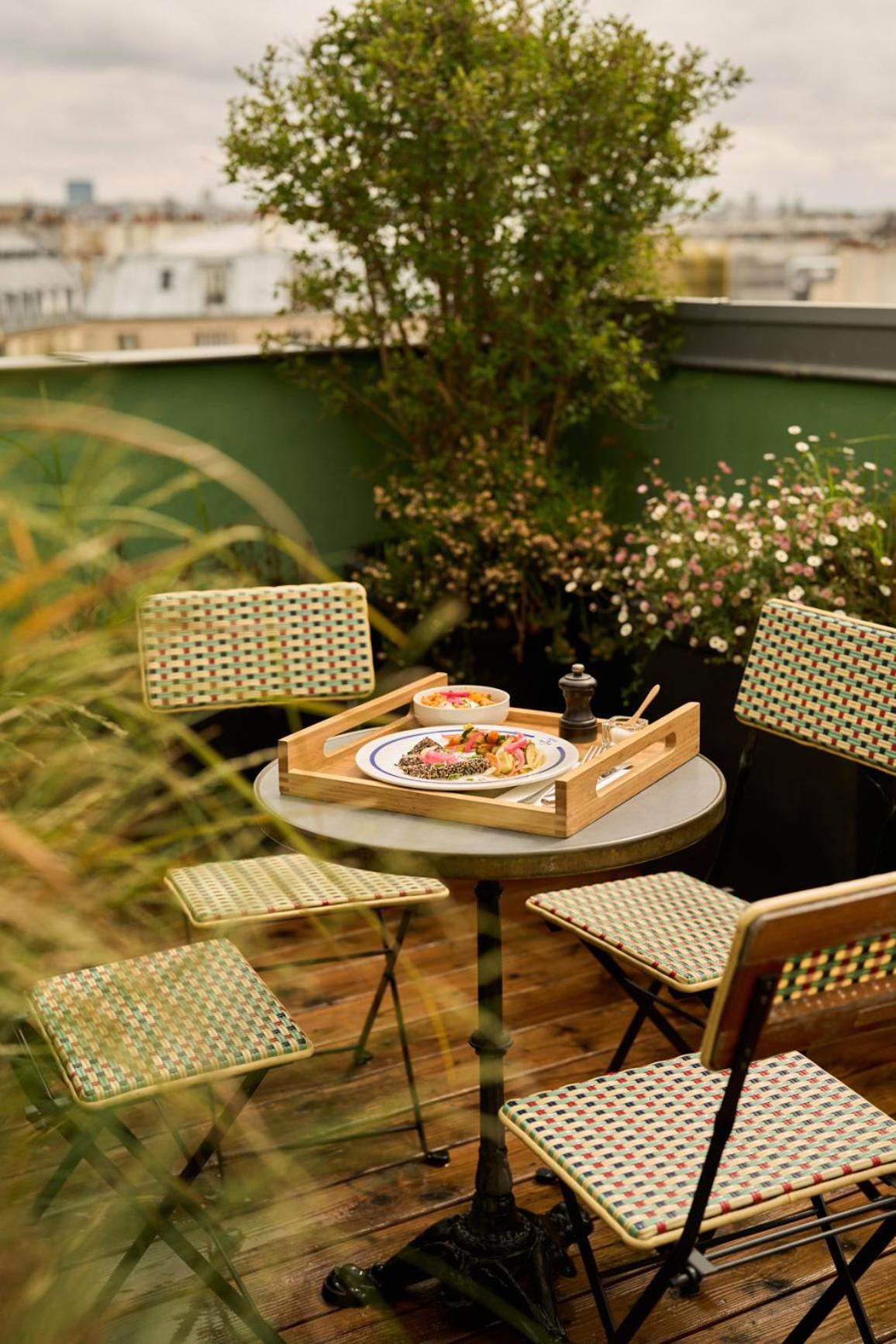 Du Sentier Hotel 4*