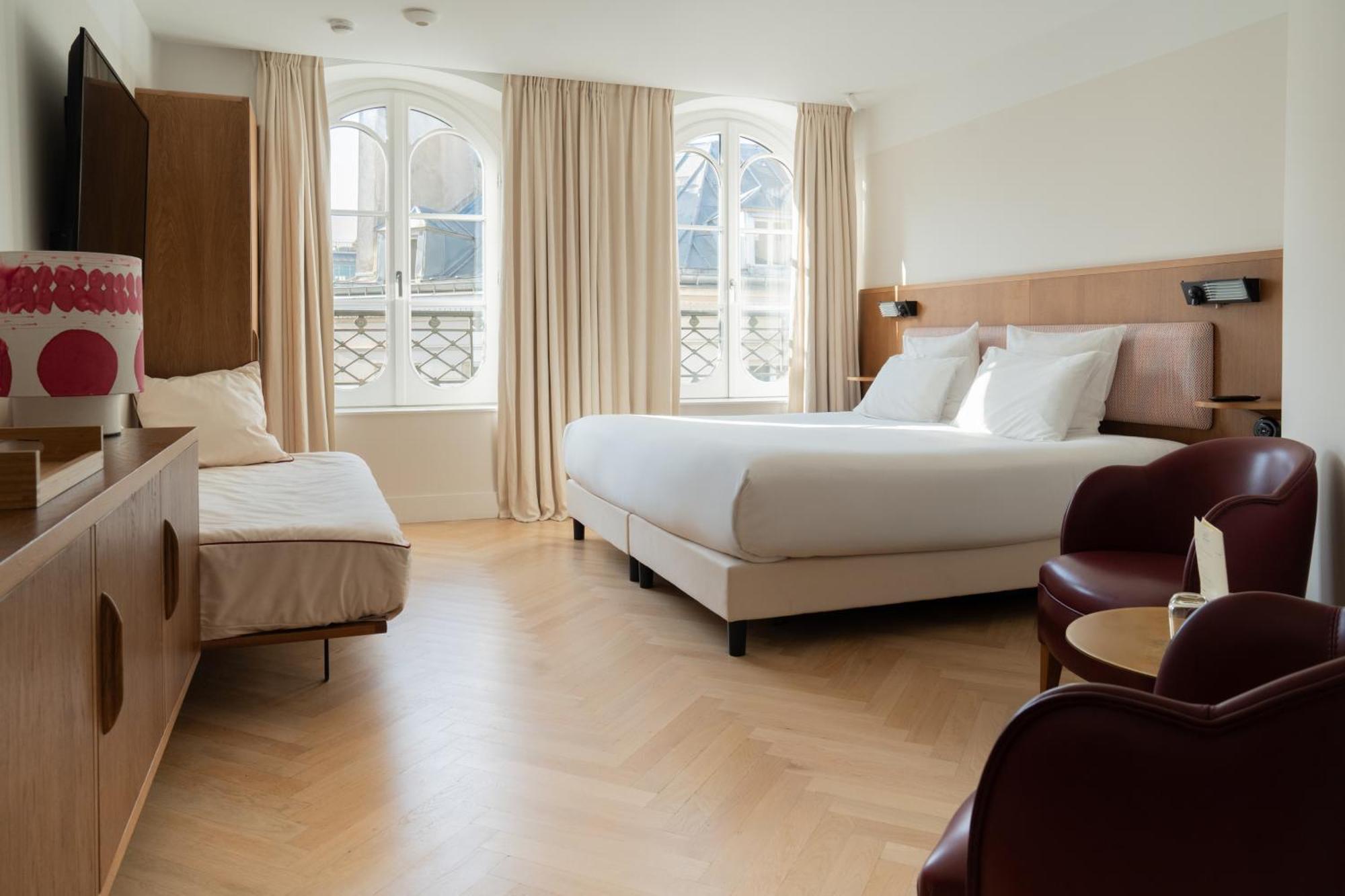 Hotel Du Sentier 4*